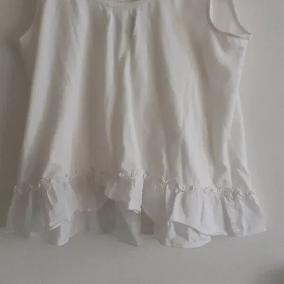 Gilly Hicks Tank Top Ruffles - Picture 5 of 7